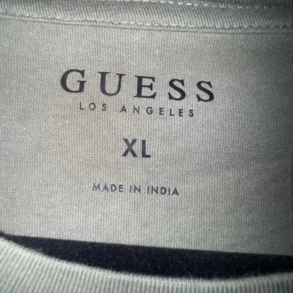 *NWT* Guess Los Angeles Men’s (or Unisex) T-Shirt - Picture 4 of 5